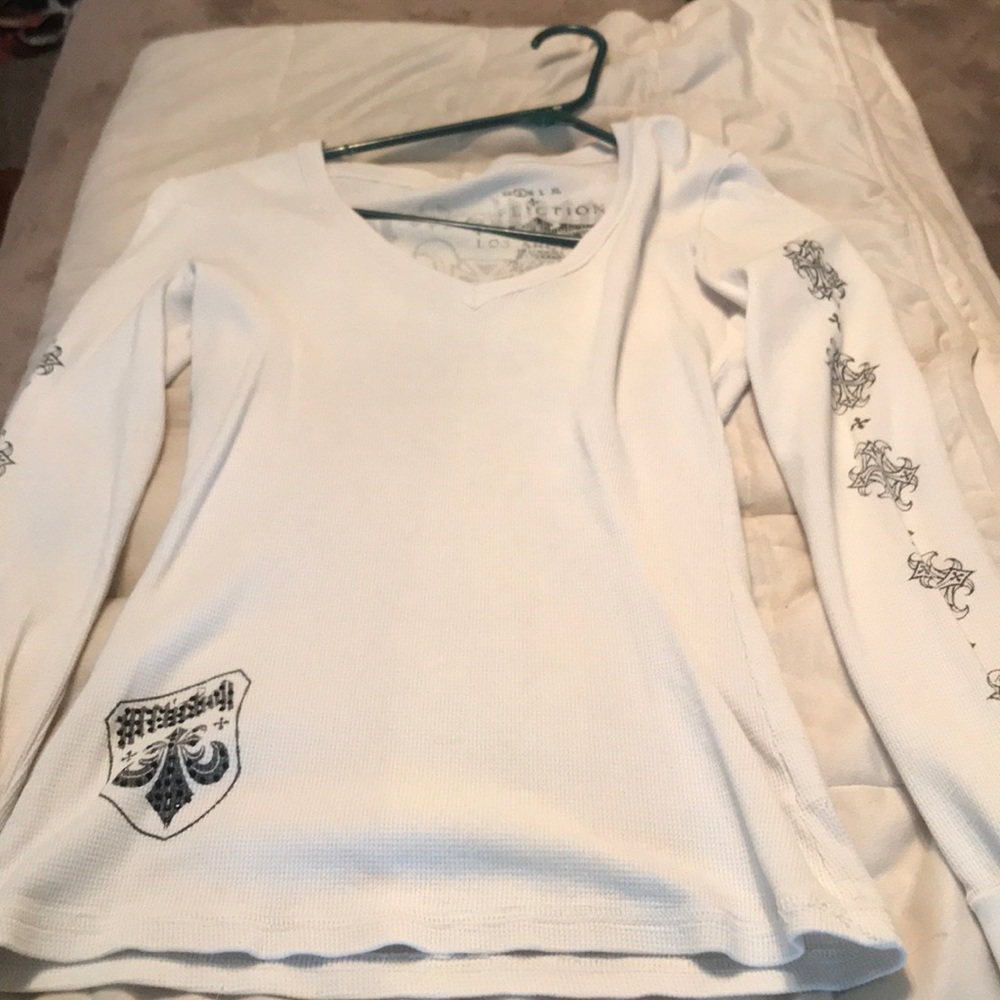 White long sleeved v neck thermal affliction shirt